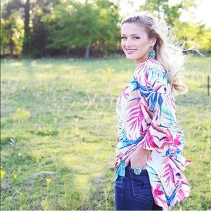 UEC Women’s Peach Love brand floral kimono Size Small